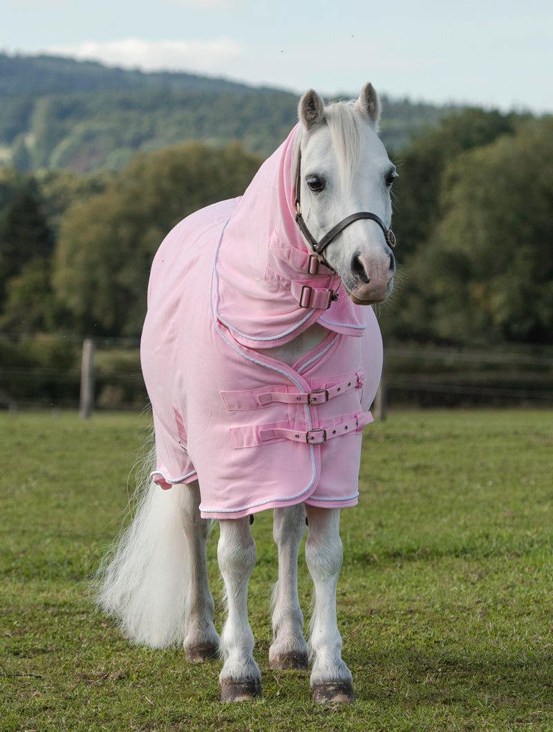 Fleece Rug With Neck Cover - Baby Pink